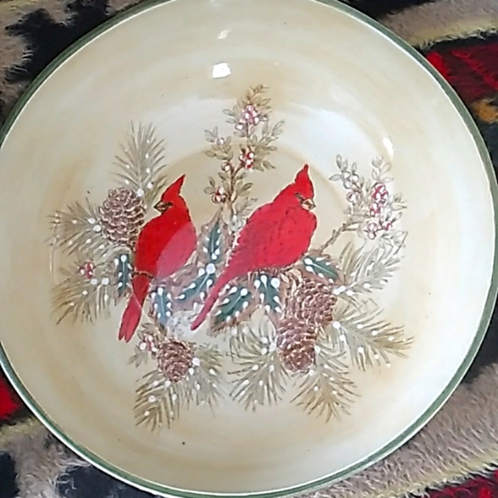 CARDINALS Pacific Rim Holiday Service Bowl Christmas  Decor  11 3/4" EUC